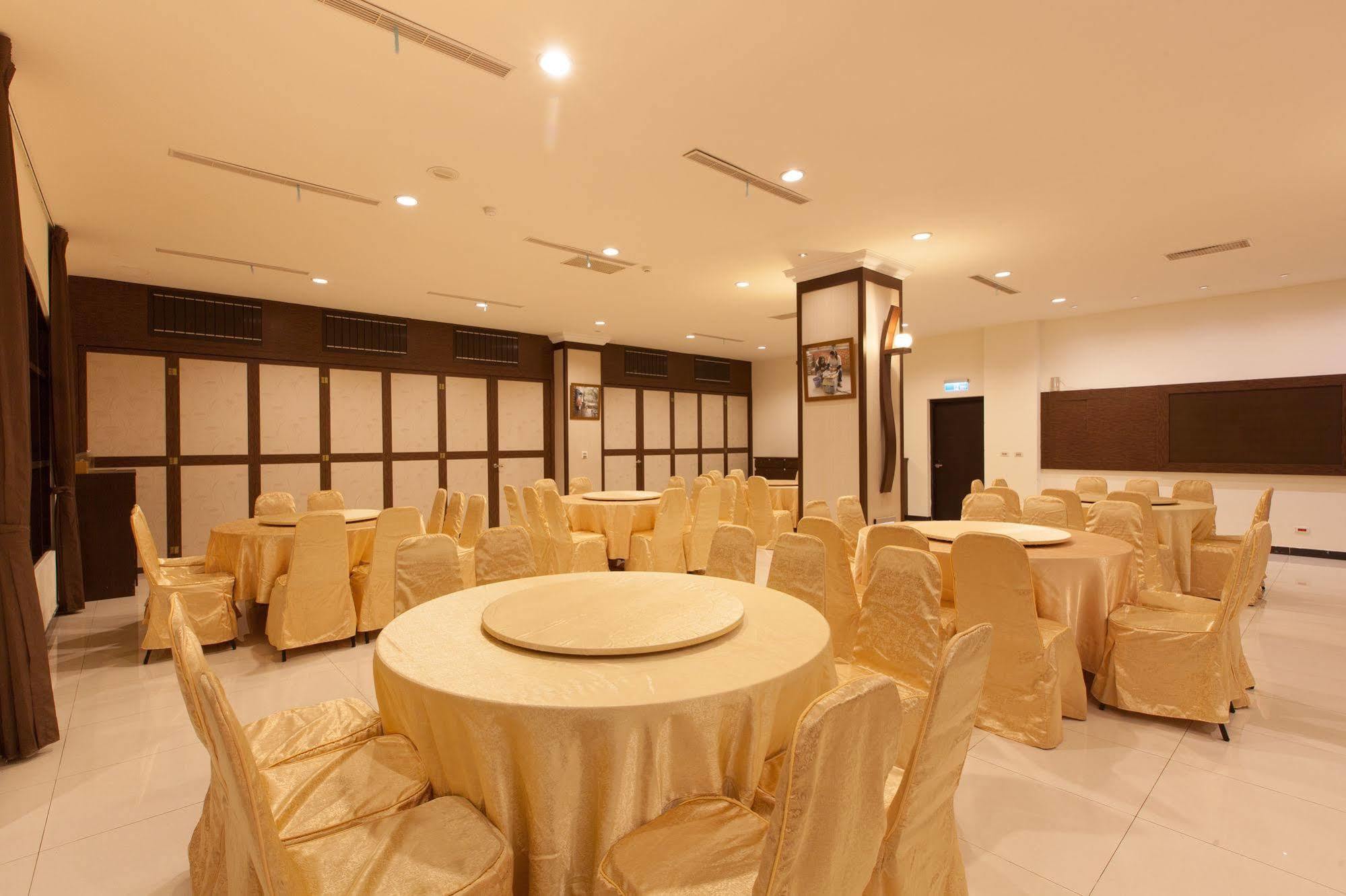 F Hotel - Sanyi Dış mekan fotoğraf